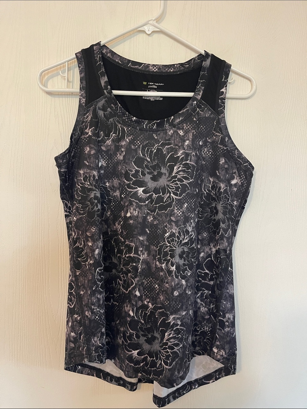 tek gear Black Floral Athletic Tank Top